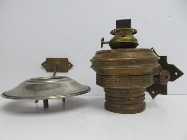lot 269 image: Early Antique Brass RAILROAD Oil Lamp by Dayton Mfg Company