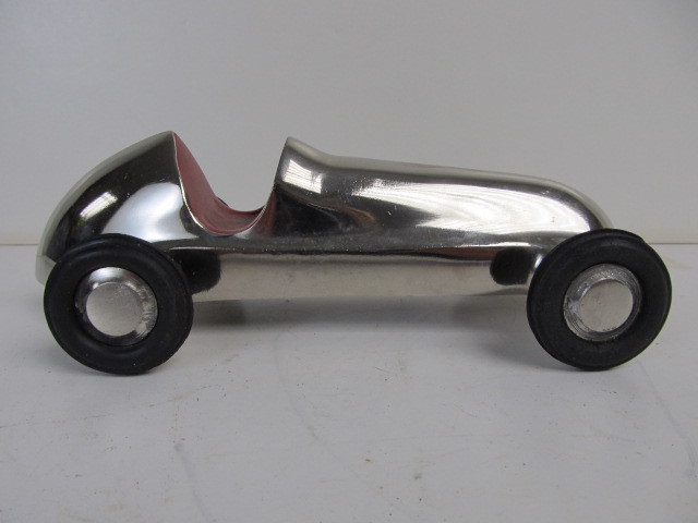 lot 22 image: 8.5 Cast Metal Race Car