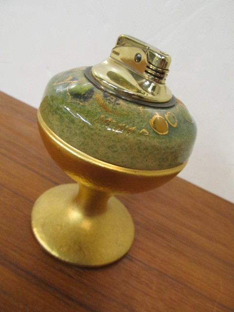 lot 286 image: Vintage Mid Century Signed SASCHA BRASTOFF Table Lighter