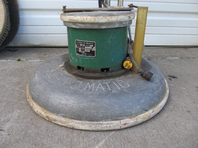 lot 306 image: Industrial Clean-O-Matic Floor Buffer