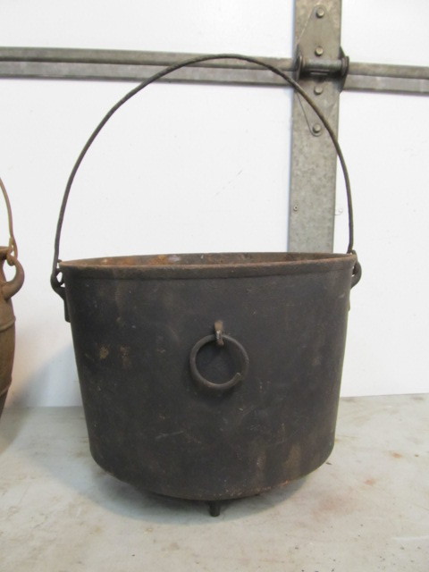 lot 297 image: Lot of 4 Antique Cast Iron Gypsy Pots Cauldrons etc
