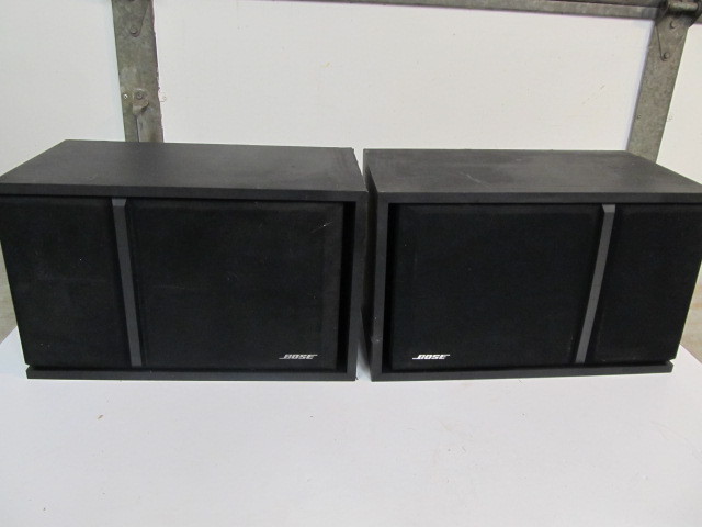 lot 323 image: Working BOSE 301 Series III & Series IV Direct Reflect Speakers