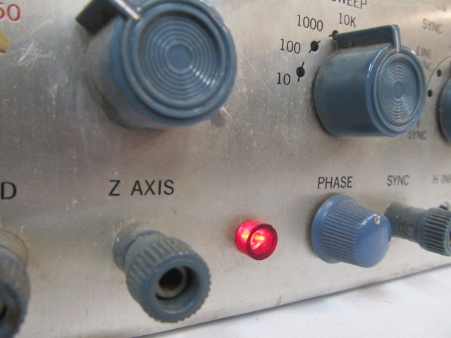 lot 324 image: Vintage RCA Model WO-91B Oscilloscope 