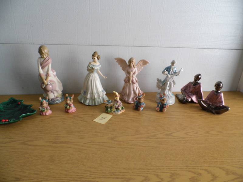 Figurines