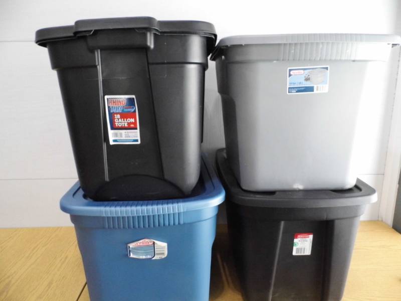 Rubbermaid & Sterilite Containers