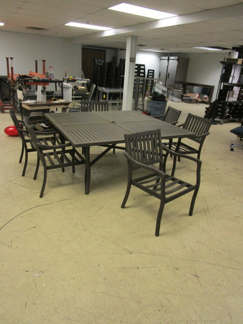 lot 414 image: METAL PATIO TABLE AND CHAIRS