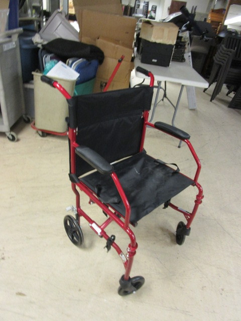 lot 435 image: MEDLINE TRANSPORT CHAIR