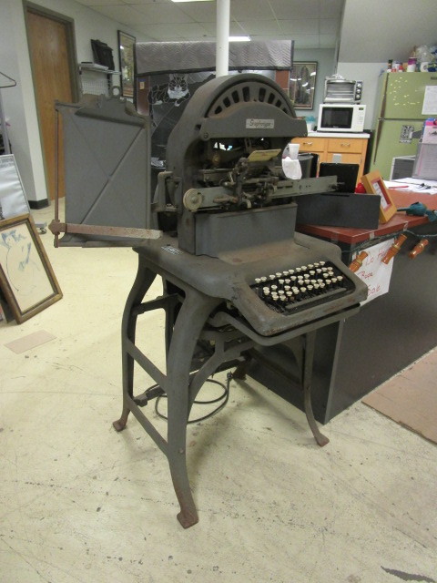 lot 448 image: GRAPHOTYPE METAL BADGE MAKER MAKER