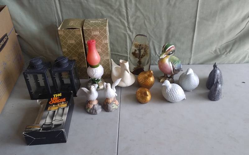 lot 5 image: Collection Of Assorted Birds, Lanterns, Candles