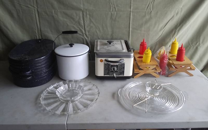 lot 7 image: Roaster, Fryer, Picnic KetchupMustard, Veggie Platters