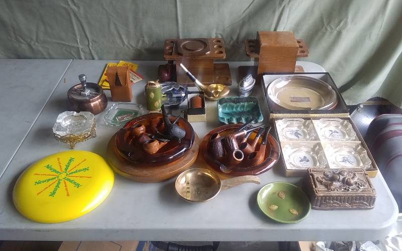 lot 15 image: Vintage Pipes, Pipe Racks, Ash Trays, Lighters, Stash Box