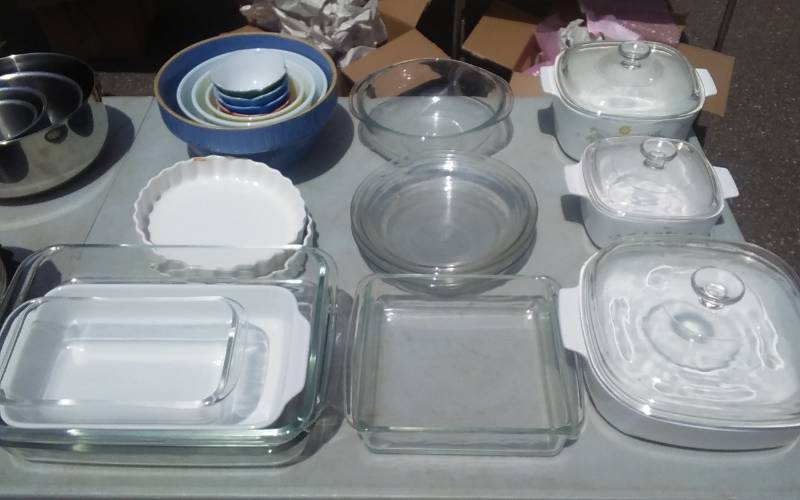 lot 34 image: Pyrex Casseroles & Baking Dishes, Pie Plates, Mixing Bowls