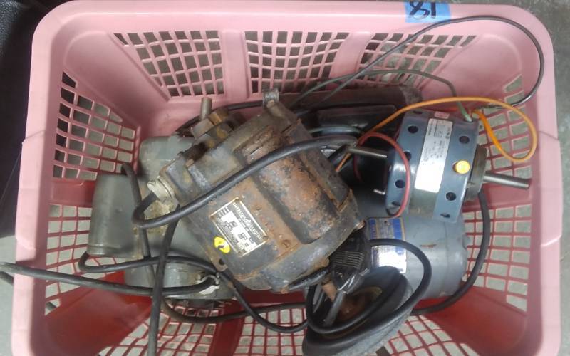 lot 5 image: 5-Electric Motors, 1-Has Grinding Wheel