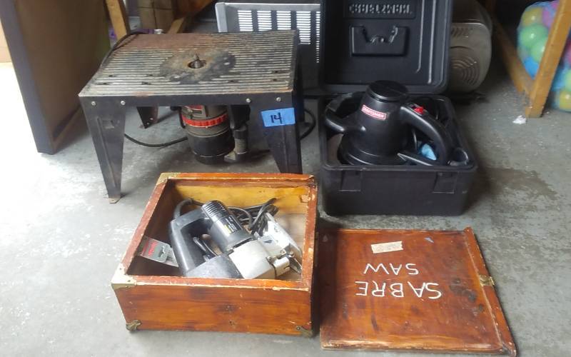 lot 6 image: Craftsman Router With Table, Craftsman Sabre Saw & Craftsman Buffer