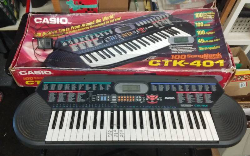 lot 40 image: Casio CTK Electronic Keyboard (With Box)
