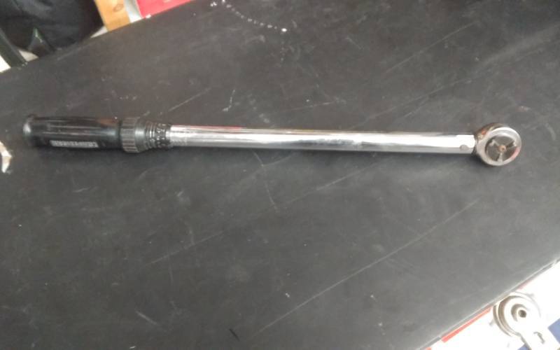 lot 47 image: Craftsman Torque Wrench (12 Inch Foot Lbs)