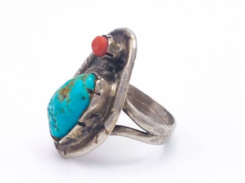 lot 226 image: Turquoise and Coral Sterling Silver Southwest Ring