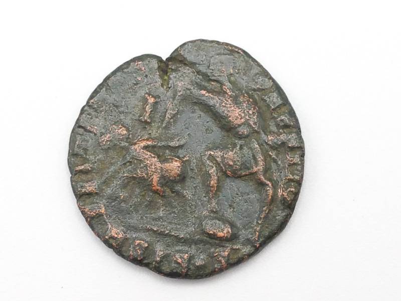 lot 504 image: 320 AD Era Constantine Roman Ancient Coin - Better Grade