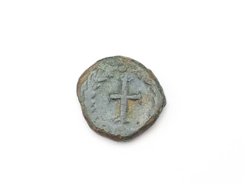lot 509 image: 320 AD Era Constantine Roman Ancient Coin - Better Grade