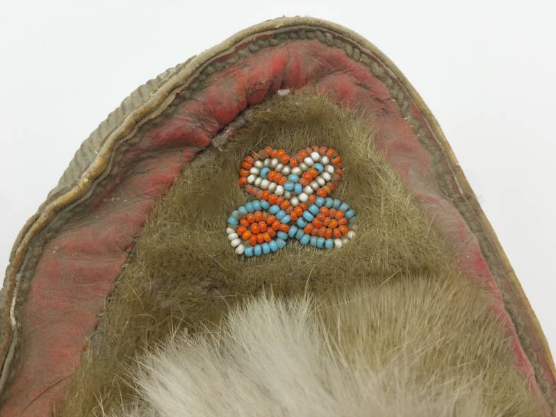 lot 415 image: Antique Alaskan Eskimo Seal Hide and Beaded Moccasins