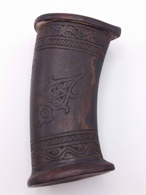lot 409 image: Dani Tribe Hand Carved Body & Face Paint Wooden Container