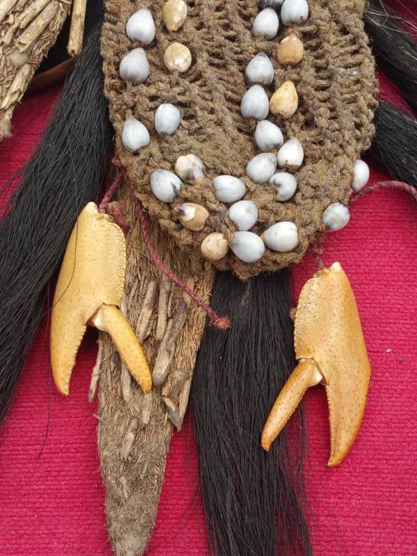 lot 402 image: Dani Tribe Medicine Man Pouch