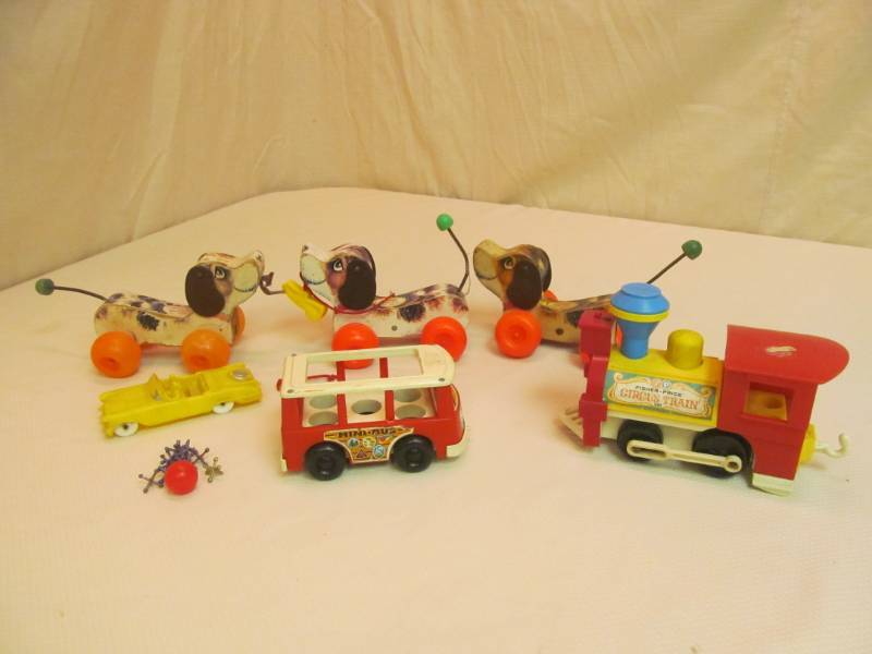 lot 14 image: Vintage Fisher Price Toys