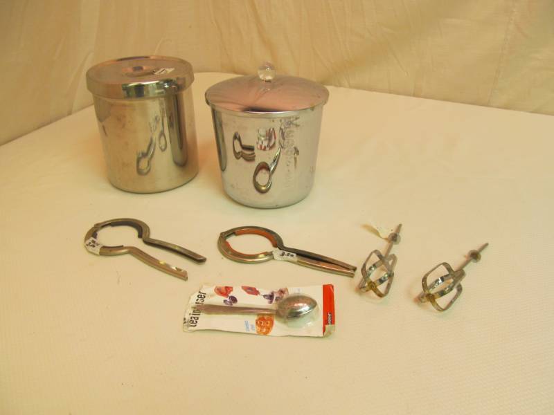 lot 31 image: Stainless Steel CanisterIce Bucket, Kitchen Tools
