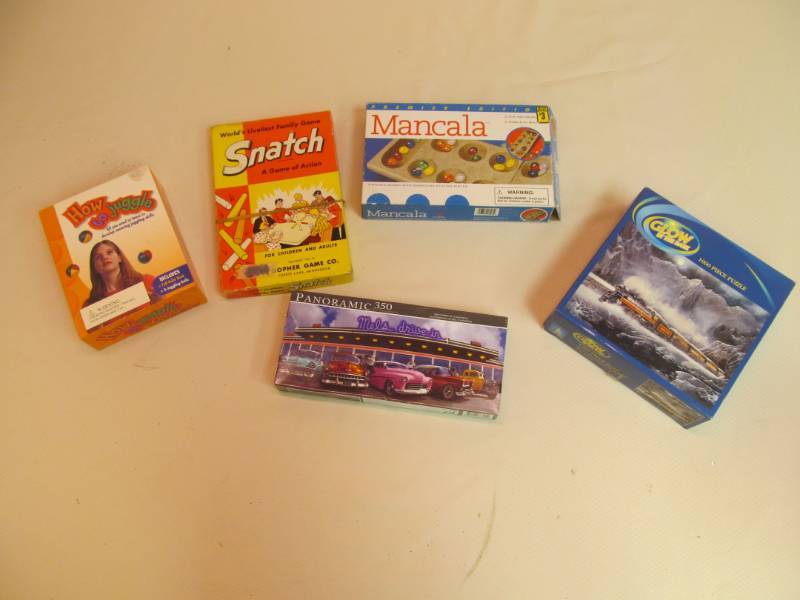 lot 33 image: GamesPuzzles