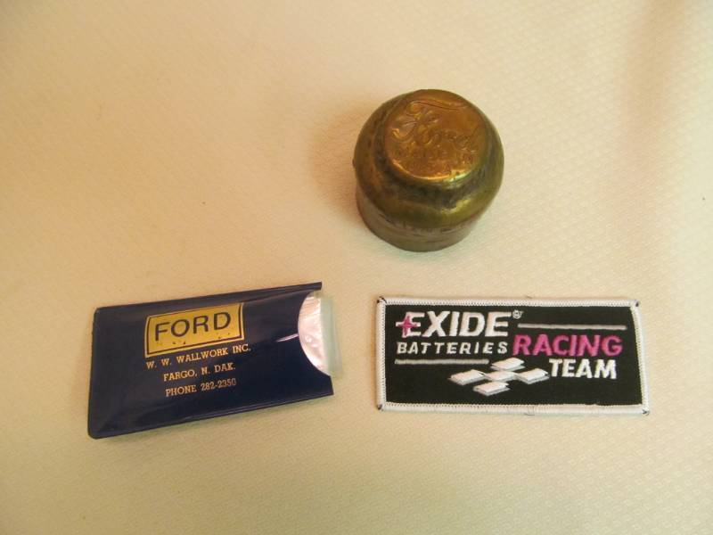 lot 55 image: Vintage Advertising Pieces
