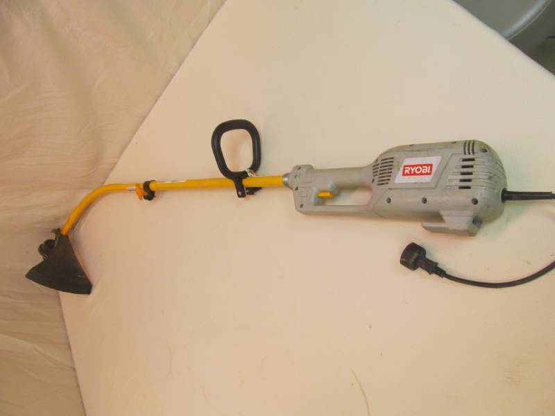 lot 77 image: Ryobi trimmer