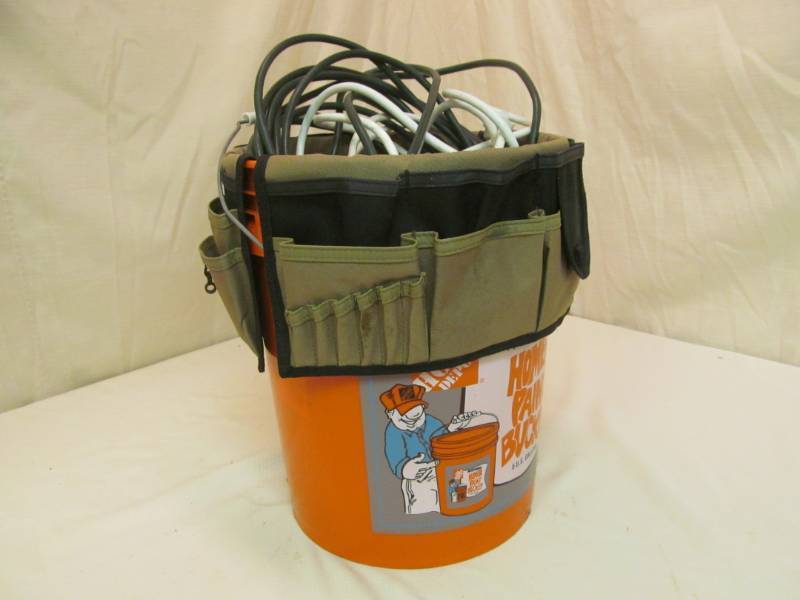 lot 90 image: extension cords ,handyman  bucket