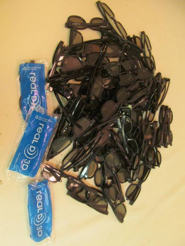 lot 92 image: 3 d Glasses
