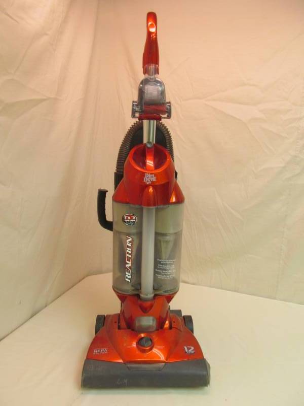 lot 103 image: dirt devil vacuum