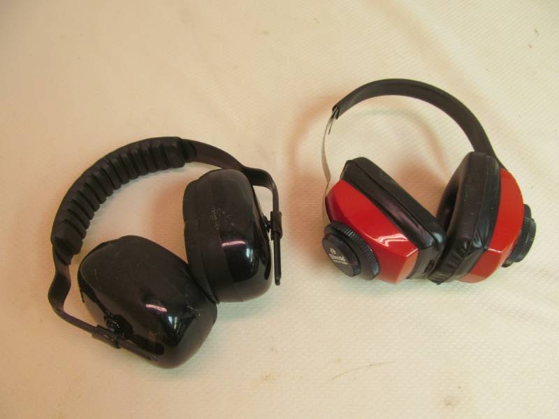 lot 105 image: ear protectors