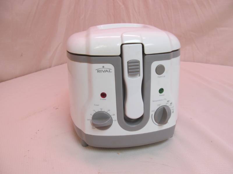 lot 107 image: deep fryer