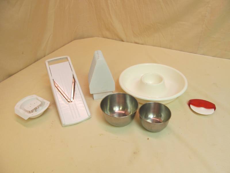 lot 108 image: kitchenware