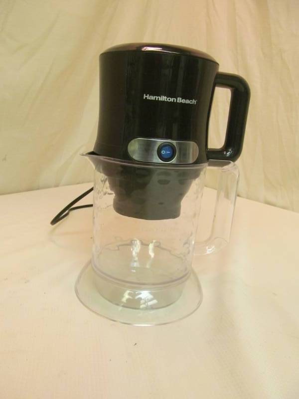 lot 111 image: Hamilton Beach ice beveridge maker