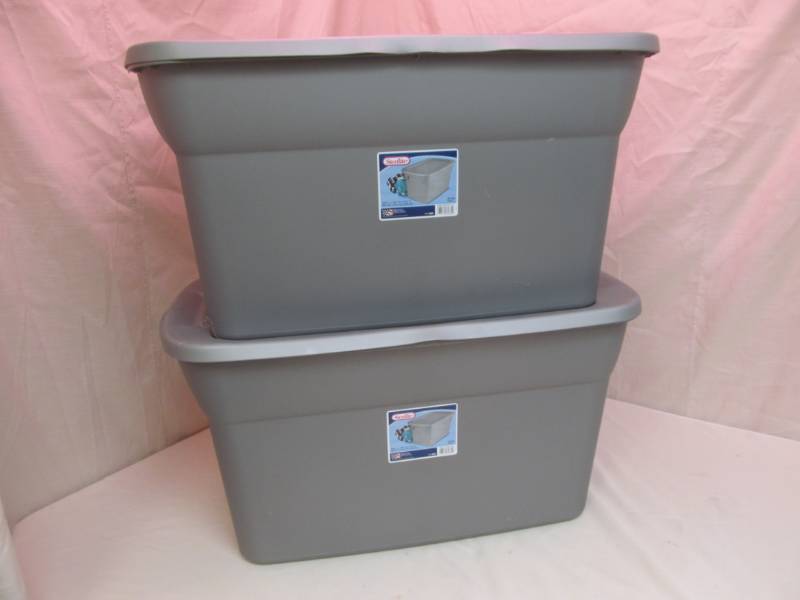 lot 112 image: Sterlite totes