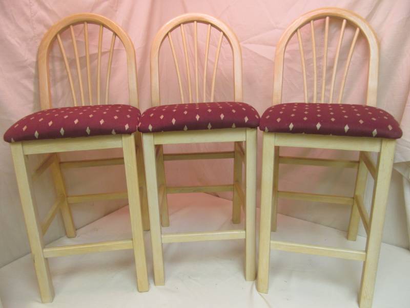 lot 119 image: chairs