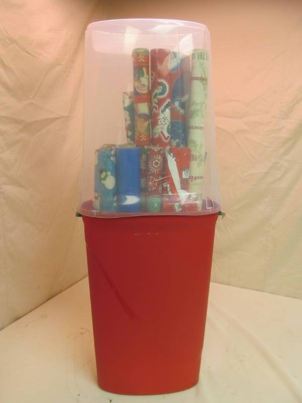 lot 121 image: gift wrap in container