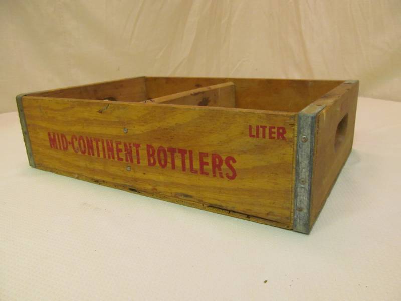 lot 142 image: Vintage wood bottle crate