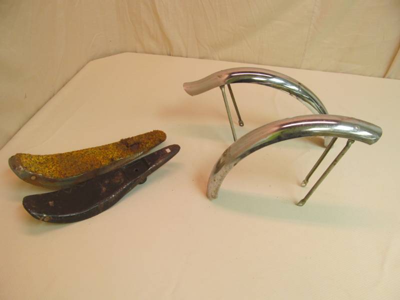 lot 170 image: Vintage Banana seat
