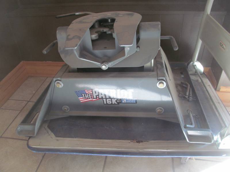 lot 179 image: Trailer hitch