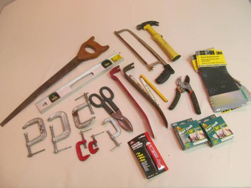 lot 206 image: Variety of work tools