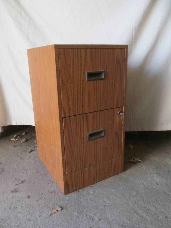 lot 226 image: 2 drawer file cabinet