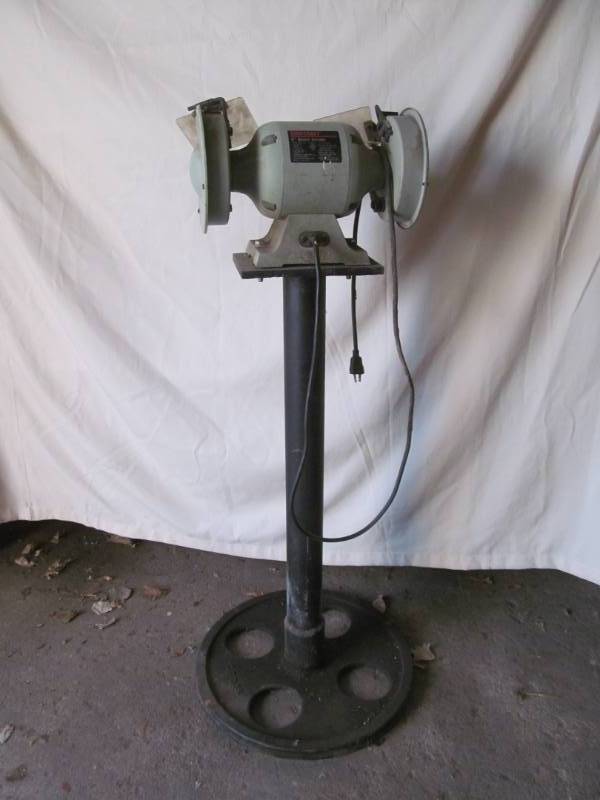 lot 233 image: Shop Craft grinder on stand