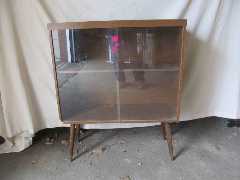 lot 243 image: Vintage cabinet