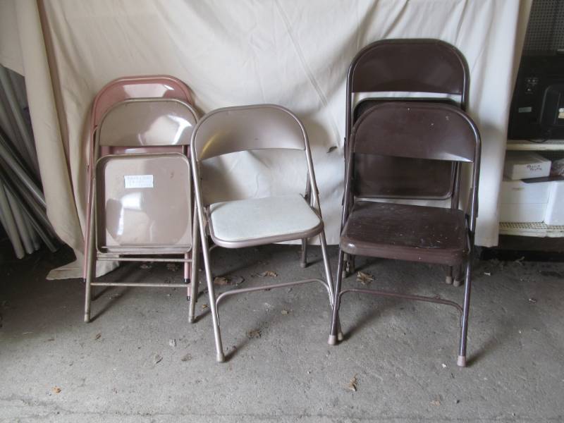 lot 244 image: Metal Folding Chairs
