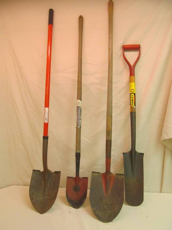 lot 258 image: TilingSand Spades